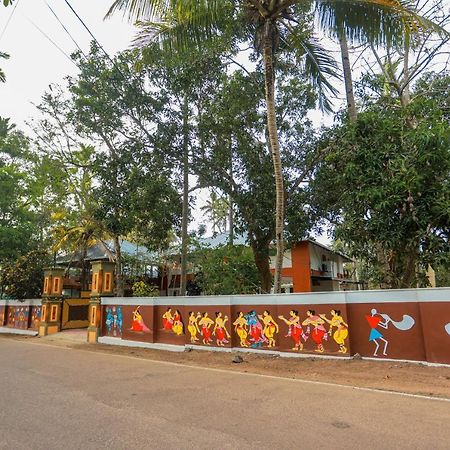 Malavikas Black Beach Resort Varkala Exterior foto