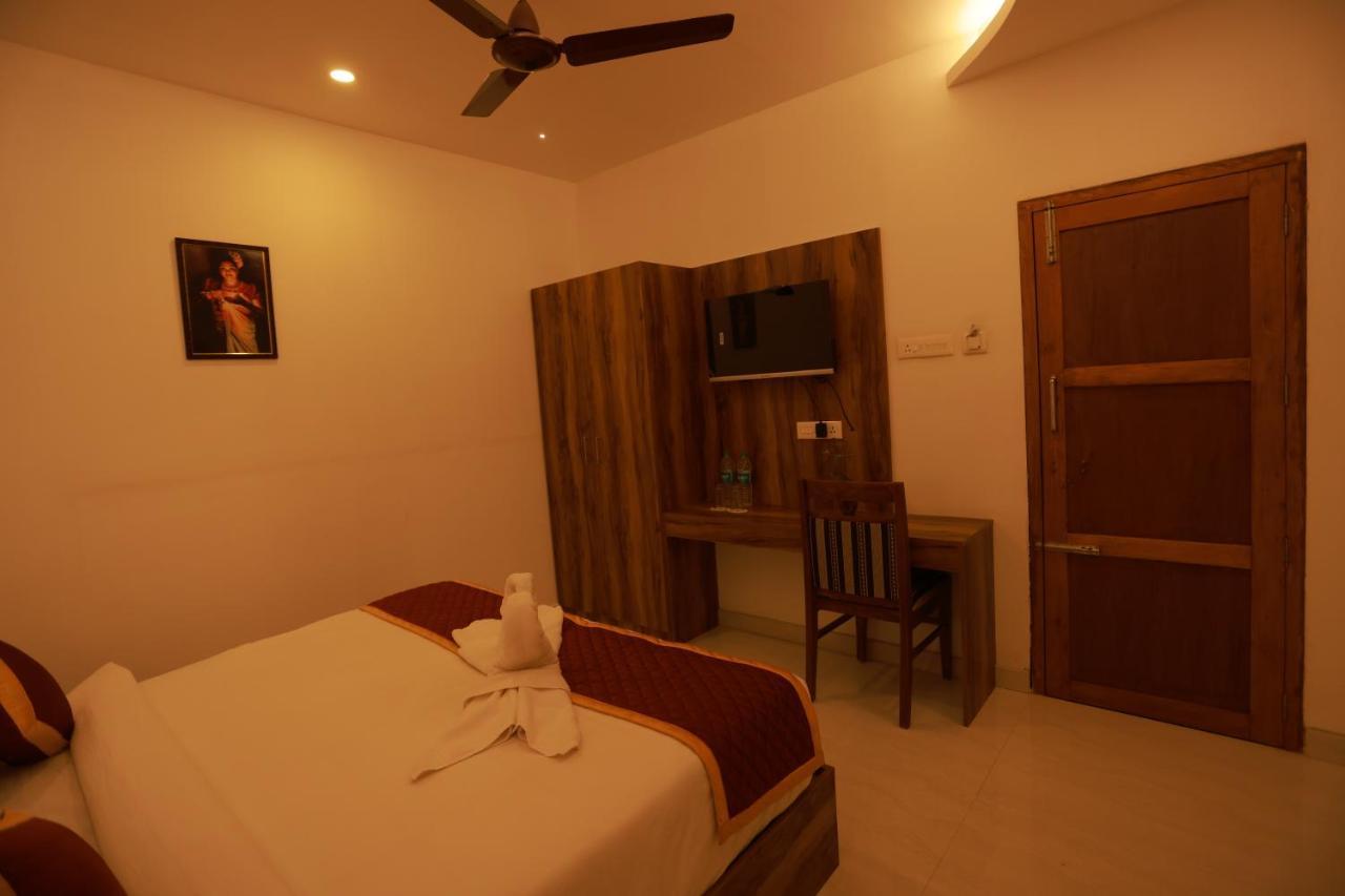 Malavikas Black Beach Resort Varkala Exterior foto