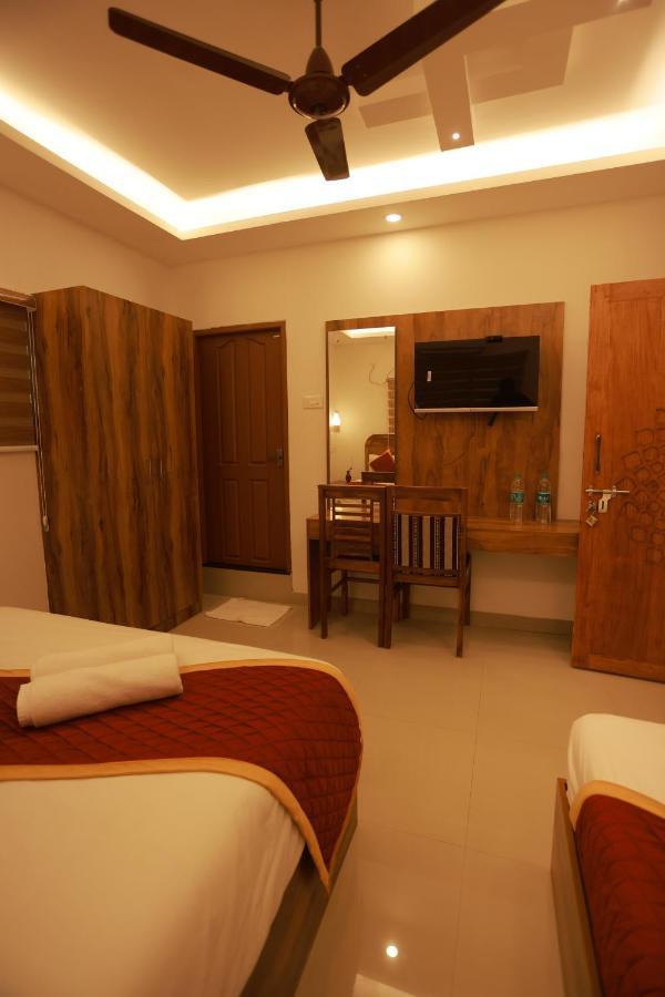 Malavikas Black Beach Resort Varkala Exterior foto